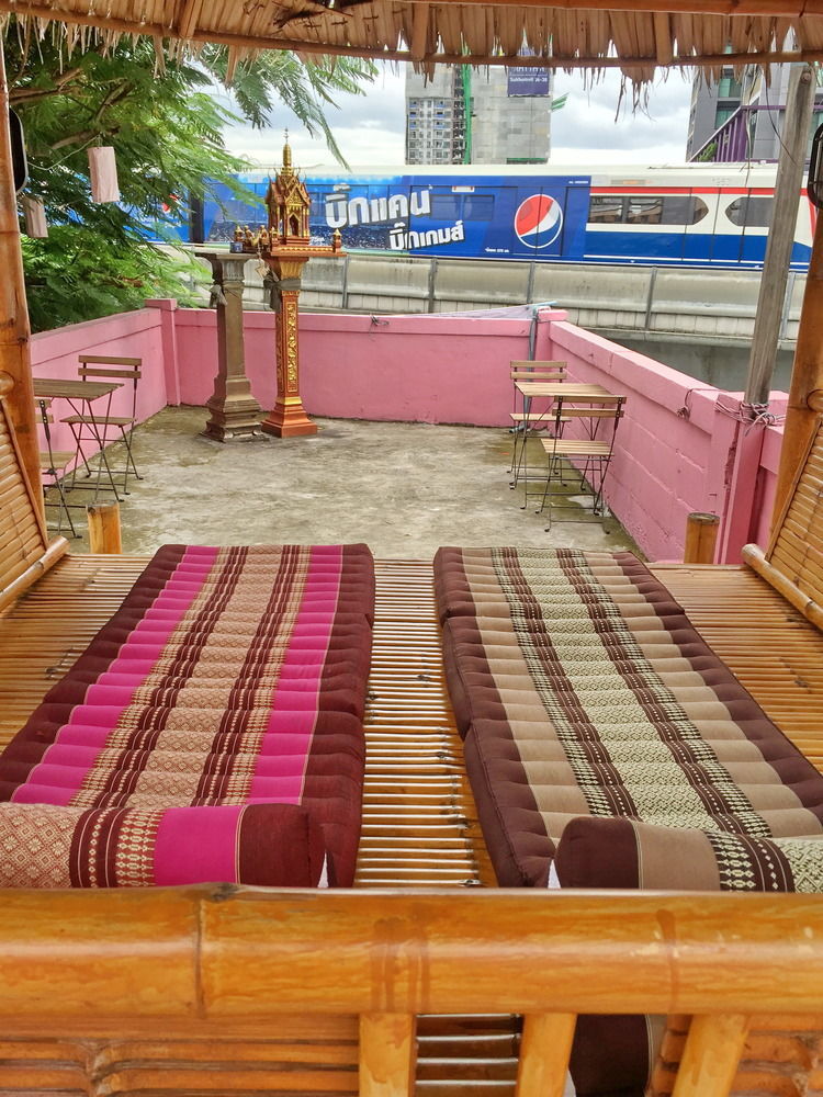 Pink Guest House Banguecoque Exterior foto